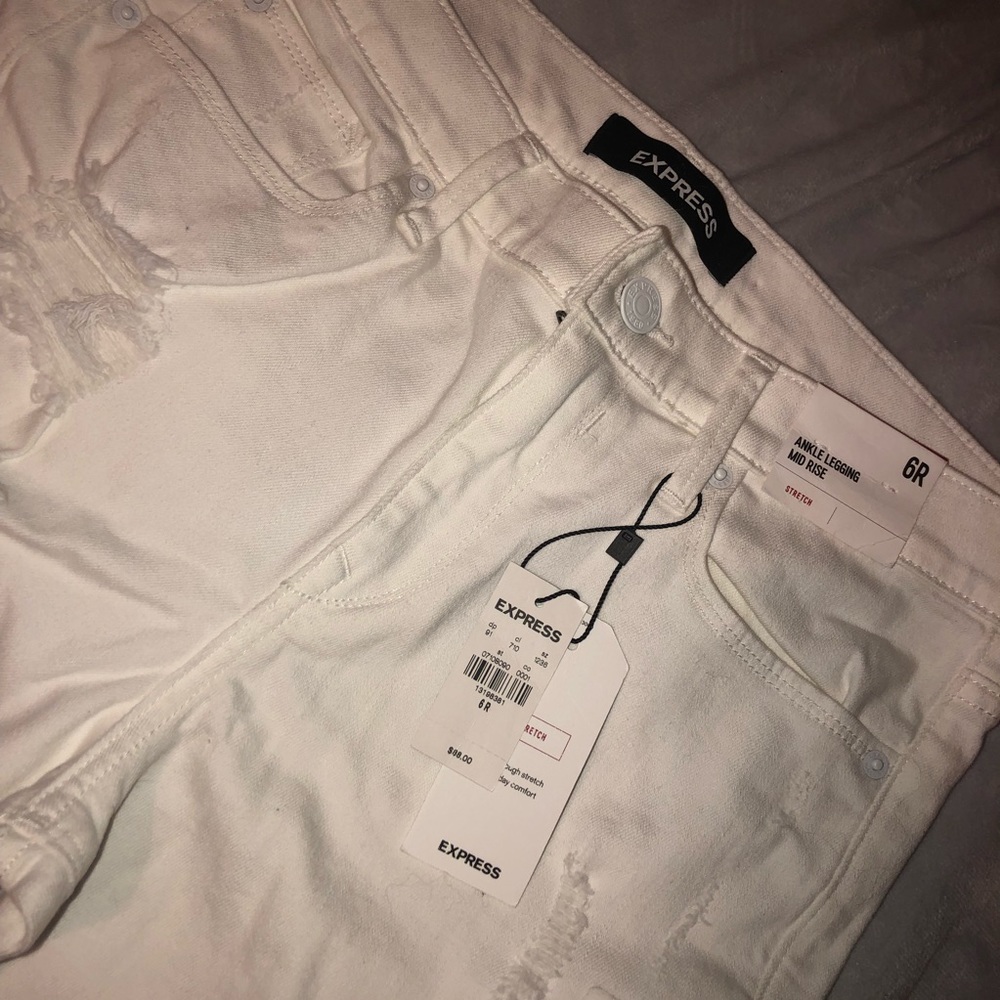 EXPRESS MID RISE WHITE RIPPED STRETCH JEANS - Picture 6 of 7